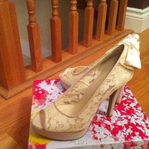 Amazing lace peep toe💎platform heels 🪭💫🦋 - Picture 7 of 10